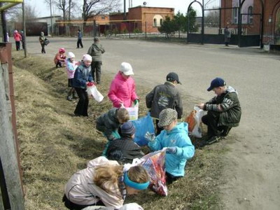 14:48 Дорогой к храму идут юные добротворцы города Шумерли